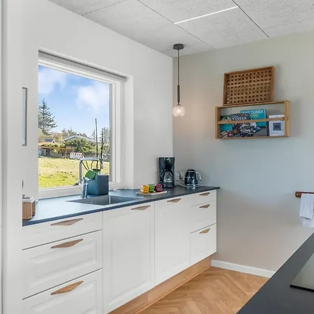 Evamaria - 10m From The Sea By Interhome